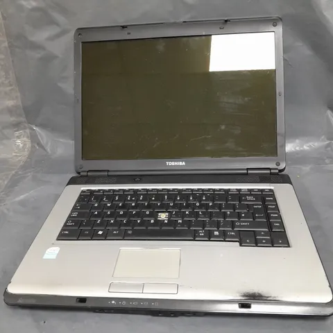 TOSHIBA SATELLITE L300 LAPTOP