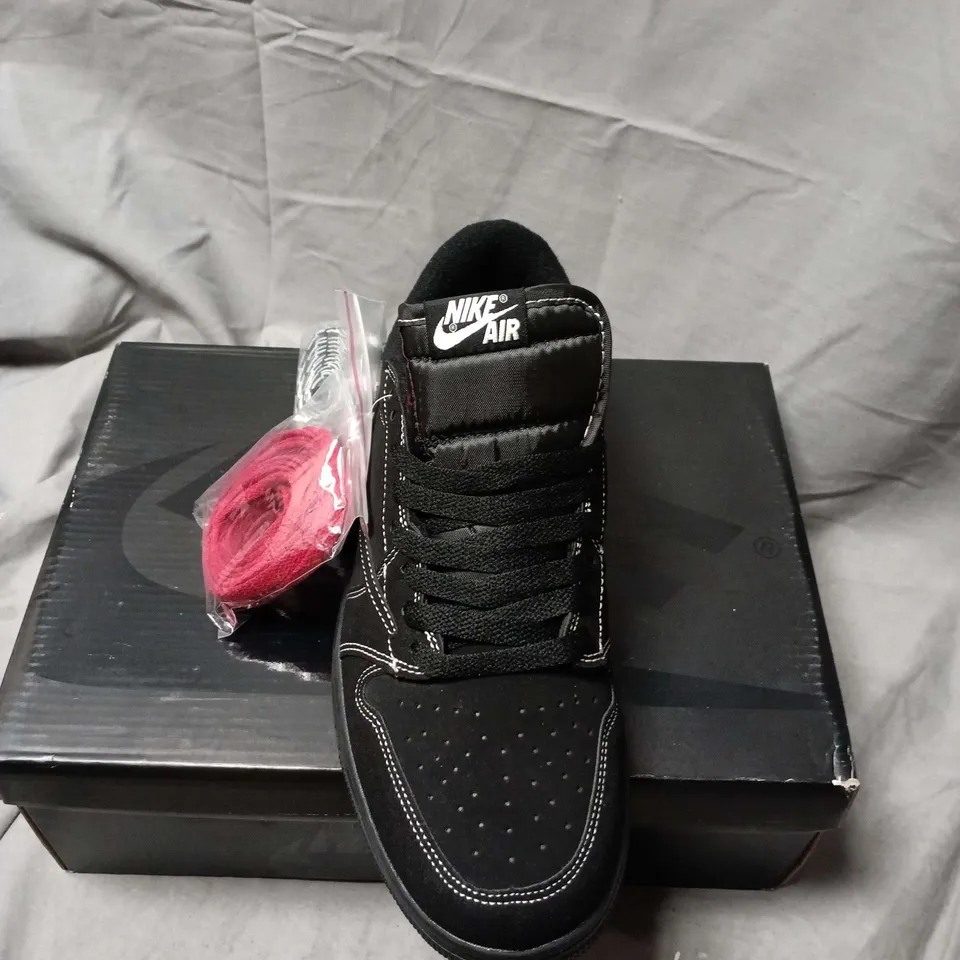 NIKE AIR JORDAN - CACTUS JACK , TRAVIS SCOTT EDITION - BLACK SNEAKERS WITH EXTRA LACES - UK SIZE 8.5