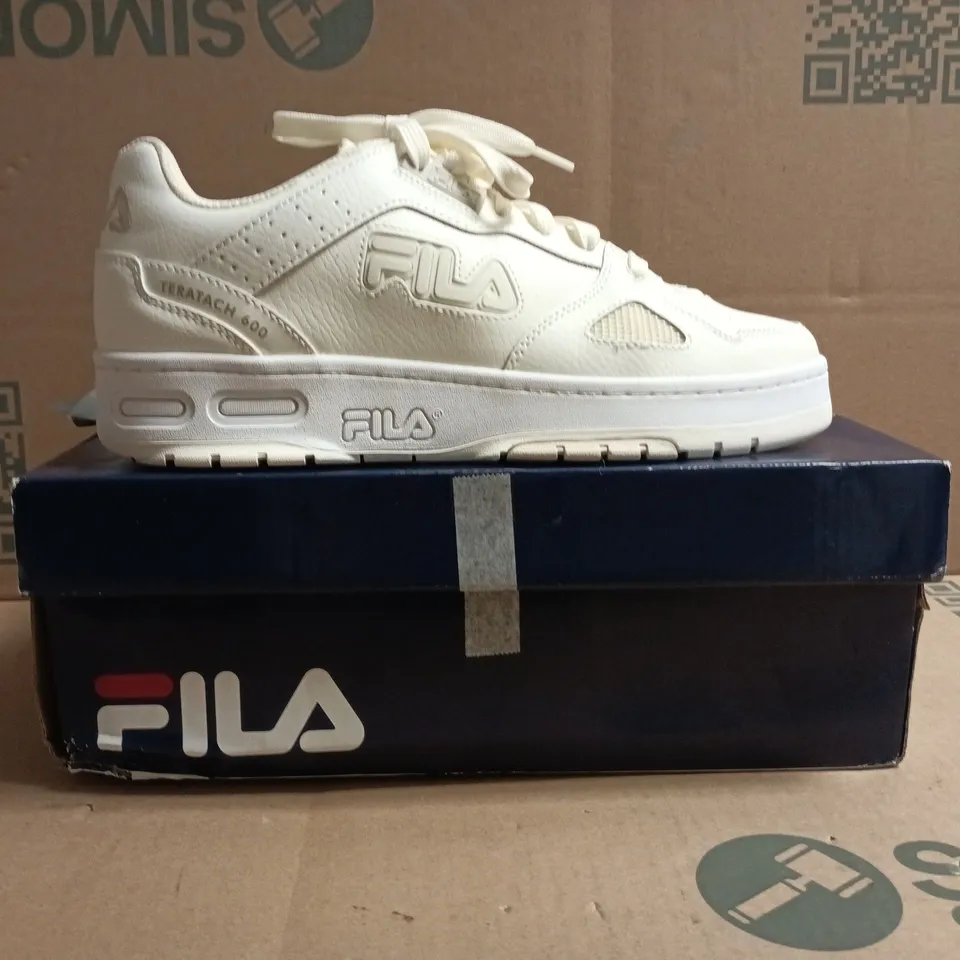 BOXED PAIR OF FILA TERATACH 600 TRAINERS IN WHITE SIZE UK 7