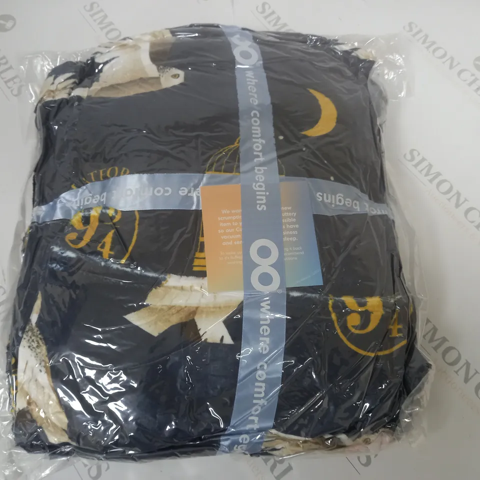 SEALED THE OODIE HOODED BLANKET - SIZE UNSPECIFIED