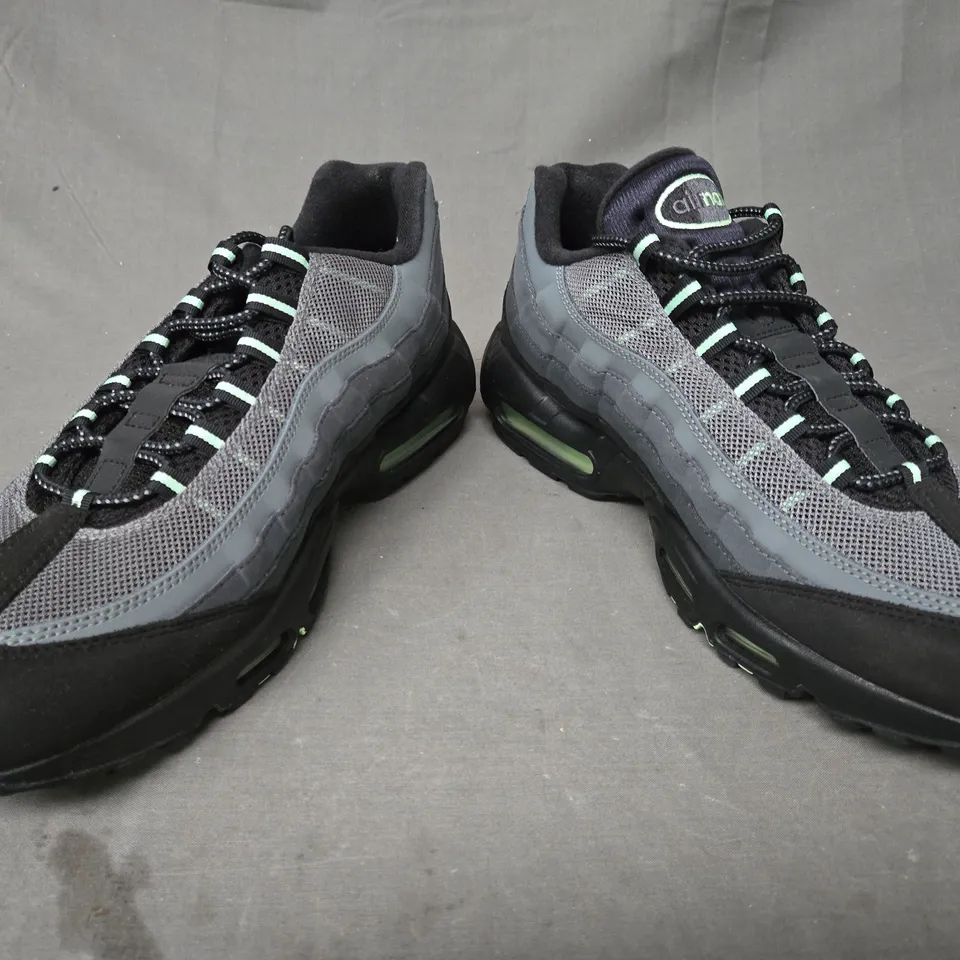 PAIR OF NIKE AIR MAX SHOES IN GREY/SEAFOAM GREEN UK SIZE 11