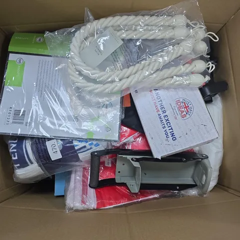 APPROXIMATELY 15 ASSORTED HOUSEHOLD PRODUCTS TO INCLUDE ROPE TIEBACK PAIR, MAGNETIC CHILD SAFETY LOCKS, BLUE VINYL GLOVES, ETC - COLLECTION ONLY