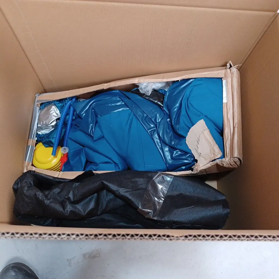 LOT TO CONTAIN APPROX. 5 X ASSORTED HOUSEHOLD PRODUCTS. INCLUDES COMPOST, PLANTERS, DOOR MAT ETC 