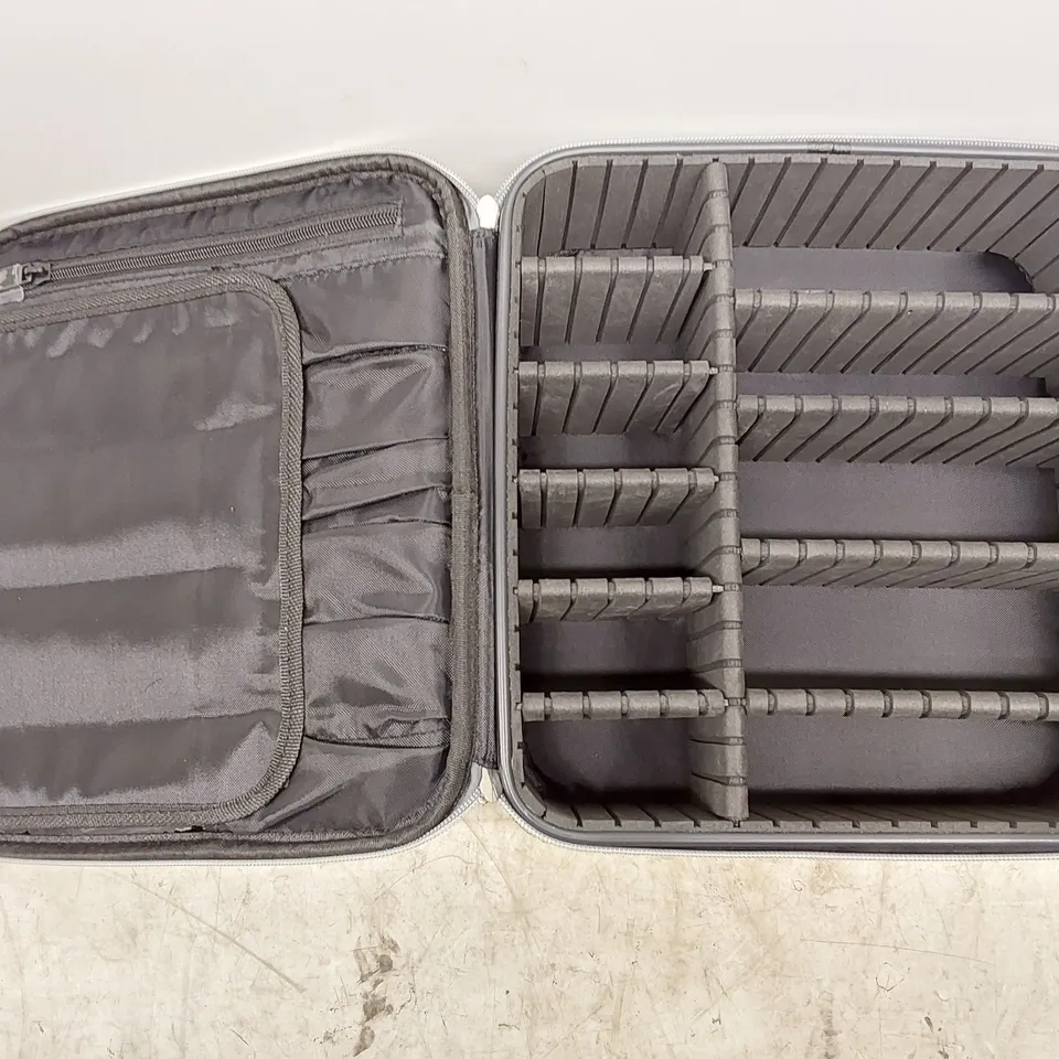 BOXED TILI MAKE-UP ORGANISER VANITY CASE - GREY (1 BOX)