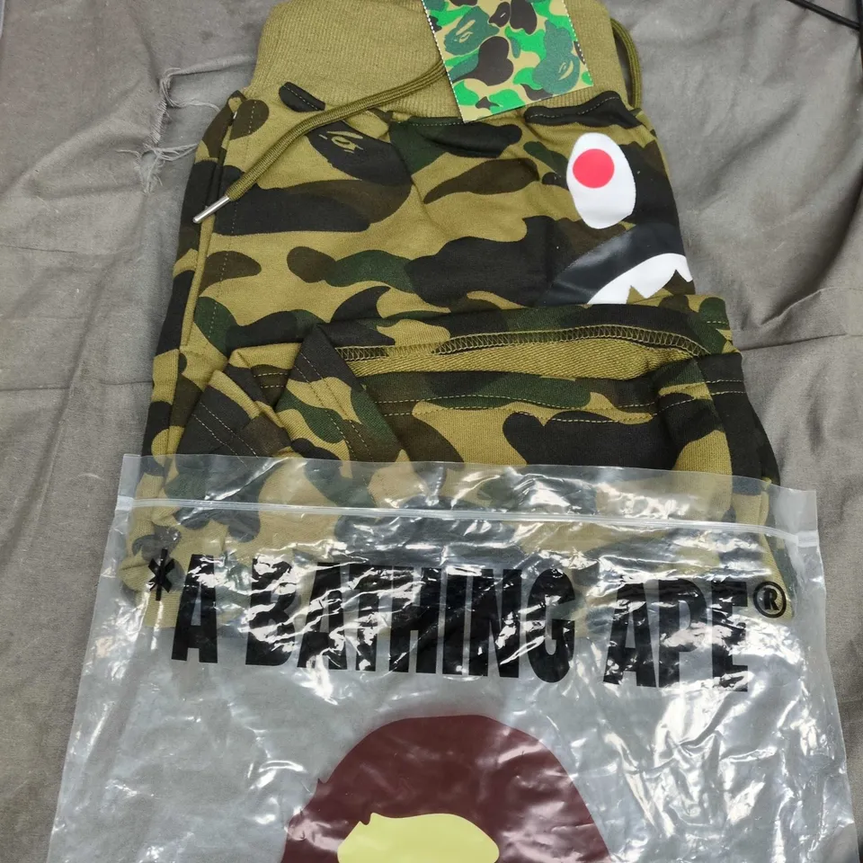 A BATHING APE BAPE SHARK CAMOUFLAGE HOODIE – MEN'S SIZE L (VERIFY)