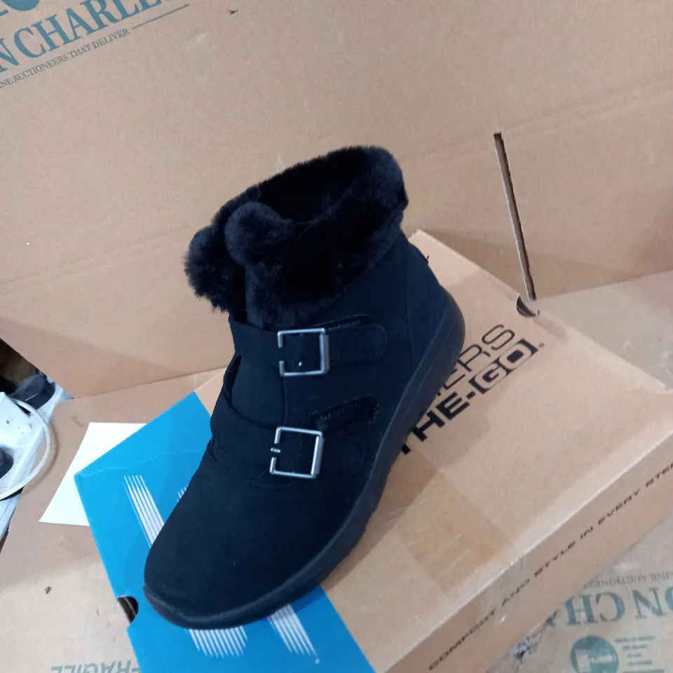 SKECHERS BLACK WINTER ON THE GO BOOTS - SIZE 7