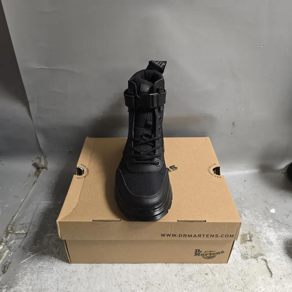 BOXED PAIR OF DR MARTENS COMBS TECH BOOTS IN BLACK - UK 6
