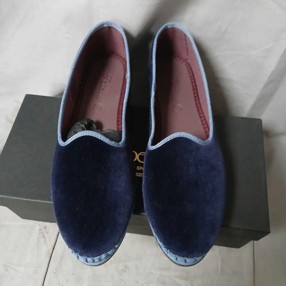FLADELUS SCARLETT VELVET SLIP-ON SHOES – NAVY, UK 5.5 (EU 38) HANDMADE IN SPAIN