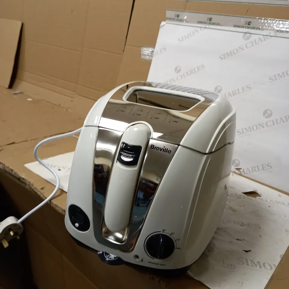 BREVILLE EASY CLEAN DIGITAL FRYER 