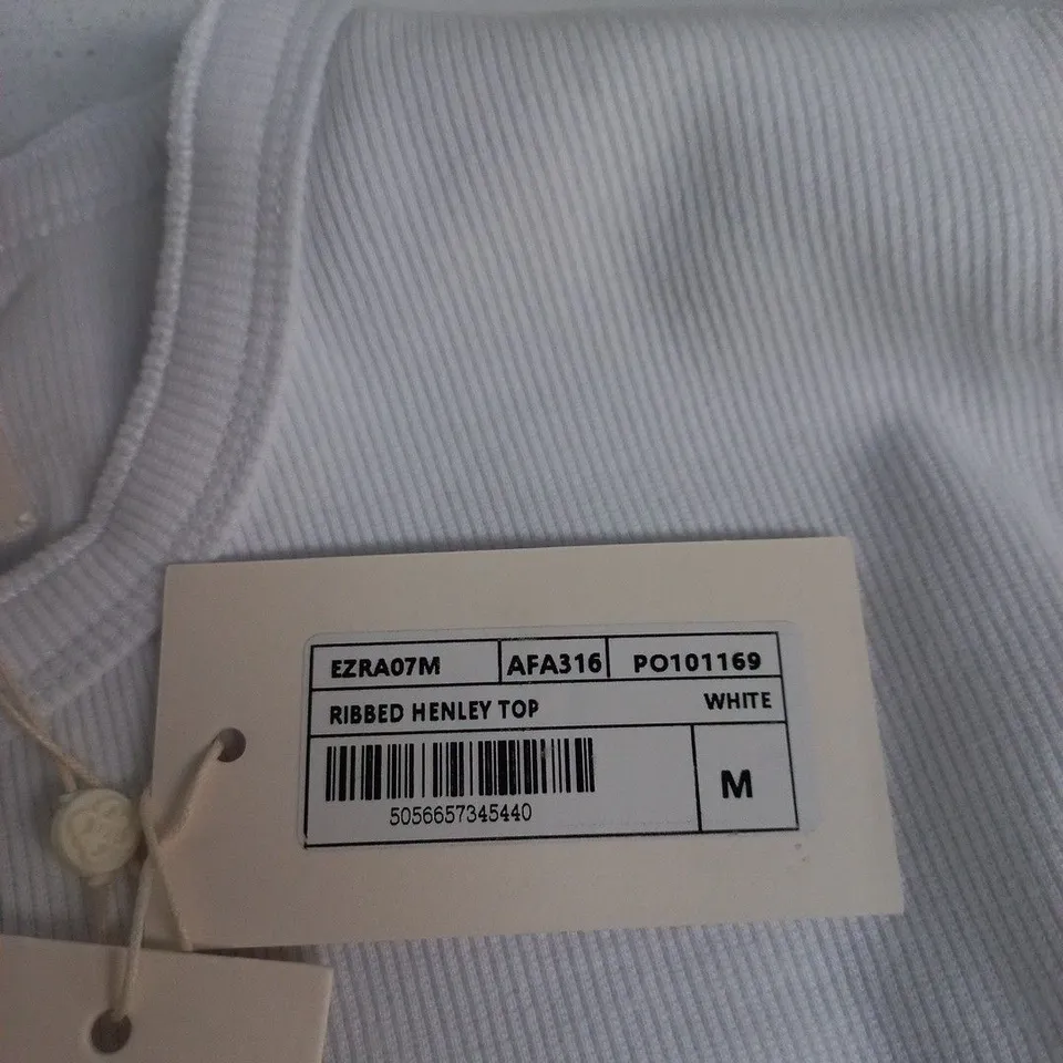 MEMORIES OF YESTERDAY MEN'S WHITE RIBBED HENLEY TOP – SIZE M