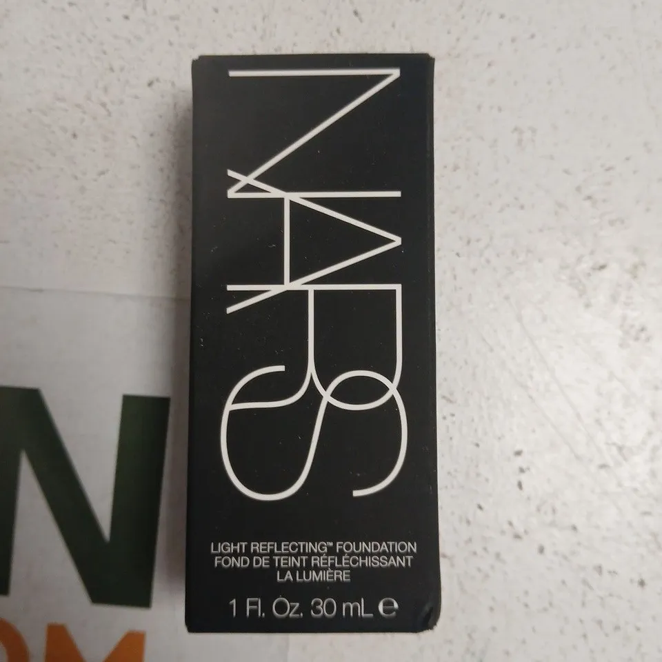 NARS LIGHT REFLECTING FOUNDATION – MEDIUM 5 VALENCIA – 30 ML