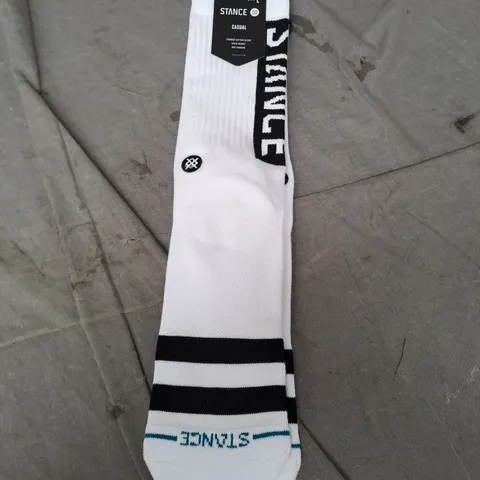 PAIR OF STANCE CREW HEIGHT SOCKS 