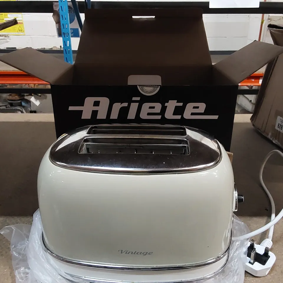 BOXED ARIETE VINTAGE STYLE TOASTER (1 BOX)