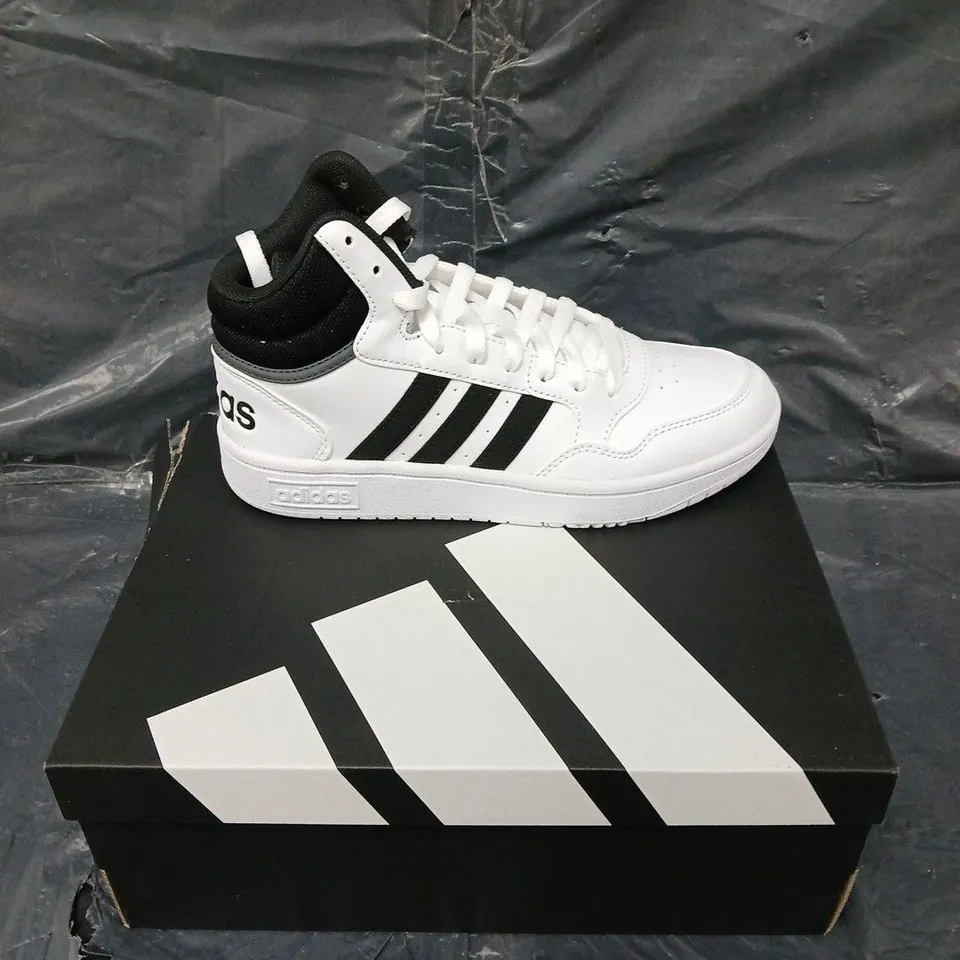 BOXED PAIR OF ADIDAS HOOPS 3.0 MID UK 5