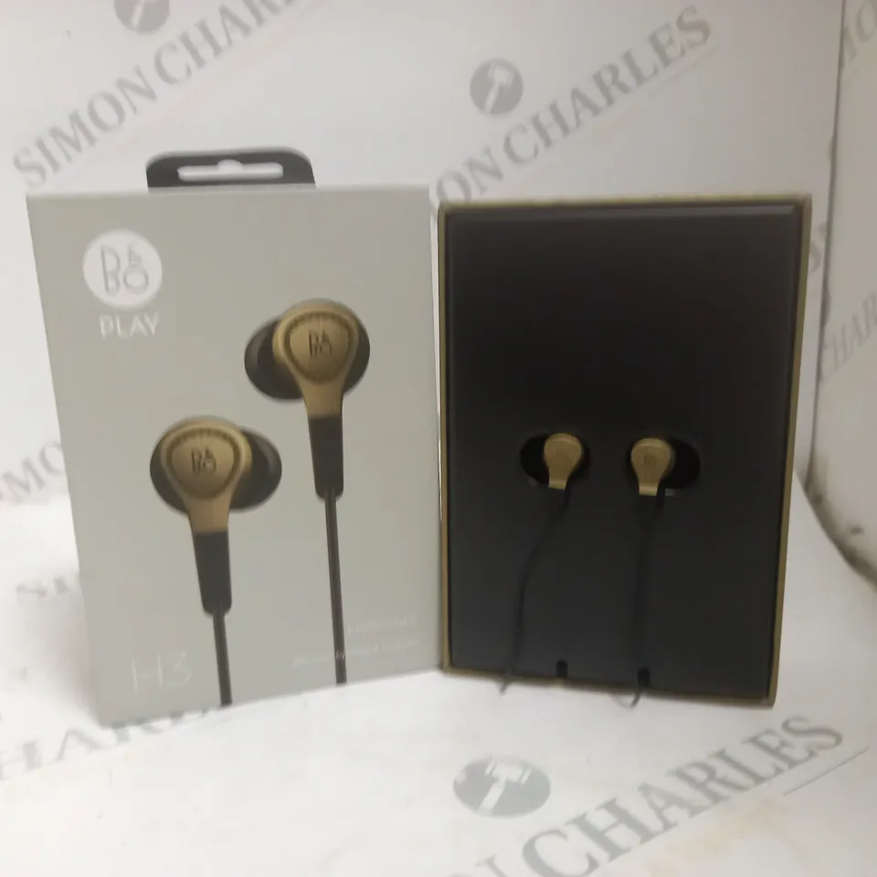 BOXED B&O PLAY H3 EARPHONES 