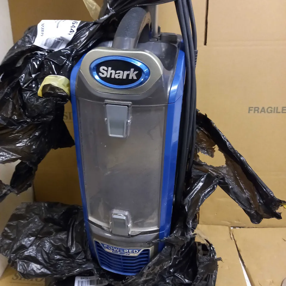 SHARK UPRIGHT VACUUM CLEANER