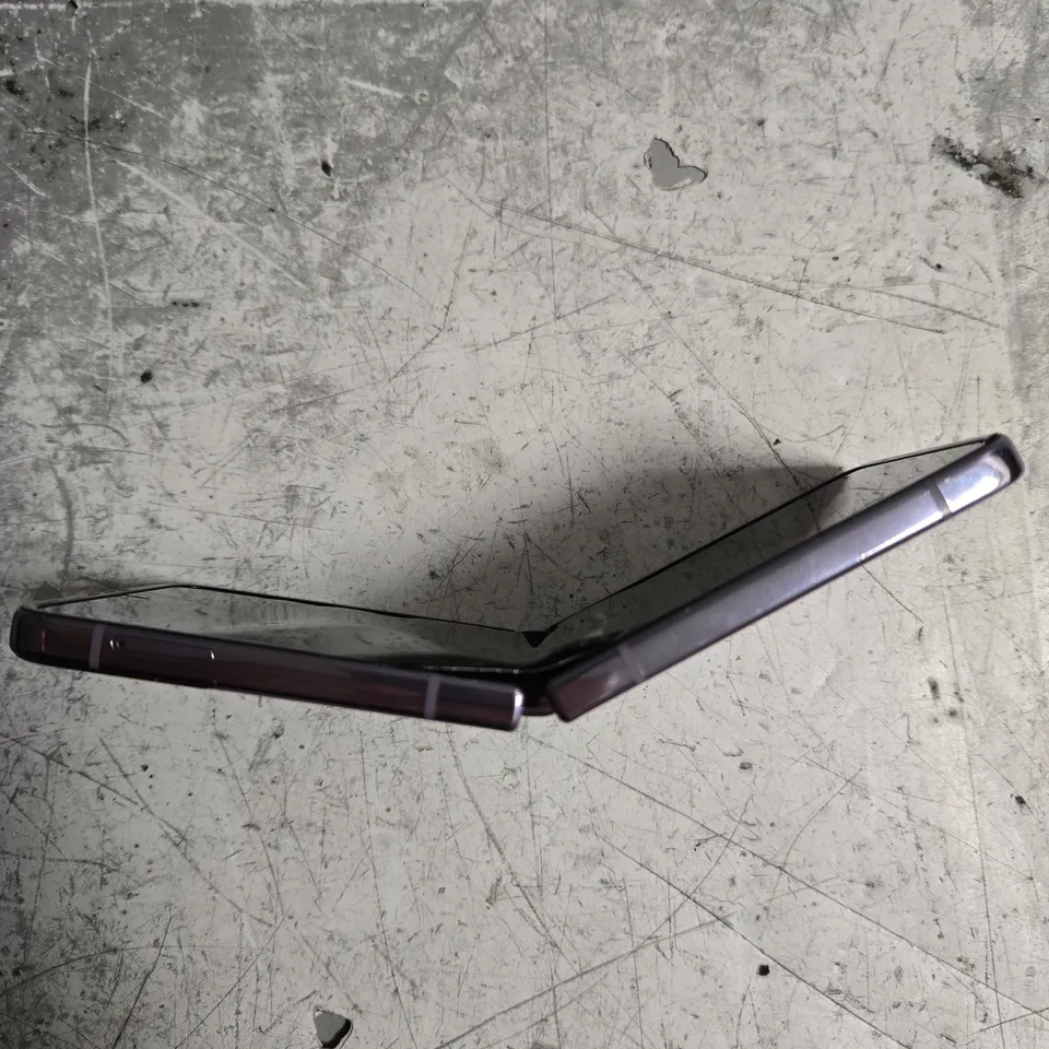 SAMSUNG GALAXY FLIP - MODEL UNSPECIFIED