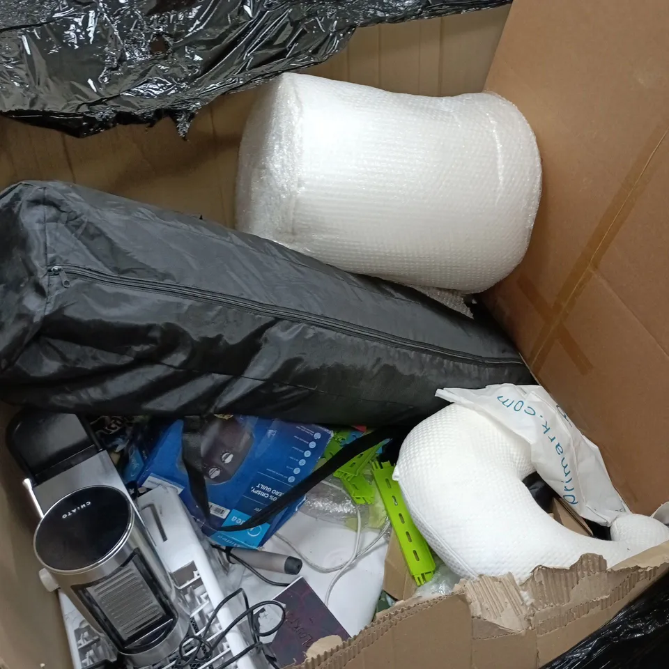 PALLET OF APPROXIMATELY 20 ASSORTED ITEMS TO INCLUDE AIR FRYER, BUBBLE WRAP, BLUEY TOY SET, ETC - COLLECTION ONLY