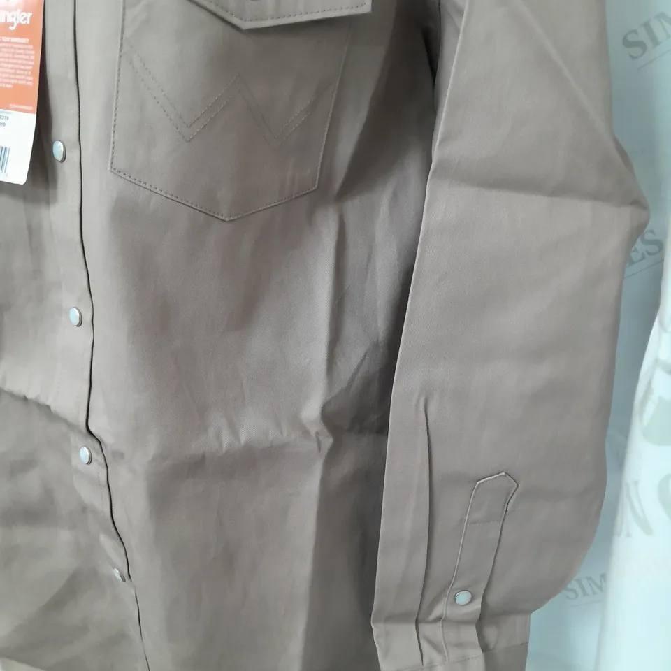 WRANGLER COWBOY CUT WESTERN WORK SHIRT - M