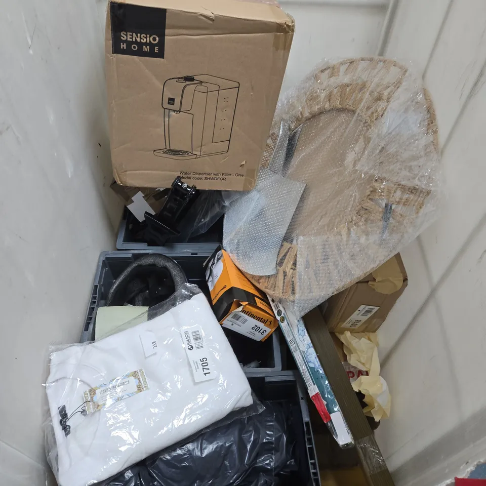 CAGE OF APPROXIMATELY 10 ASSORTED ITEMS TO INCLUDE MIRROR (BROKEN) , WATER DISPENSER AND BIKE HELMETS