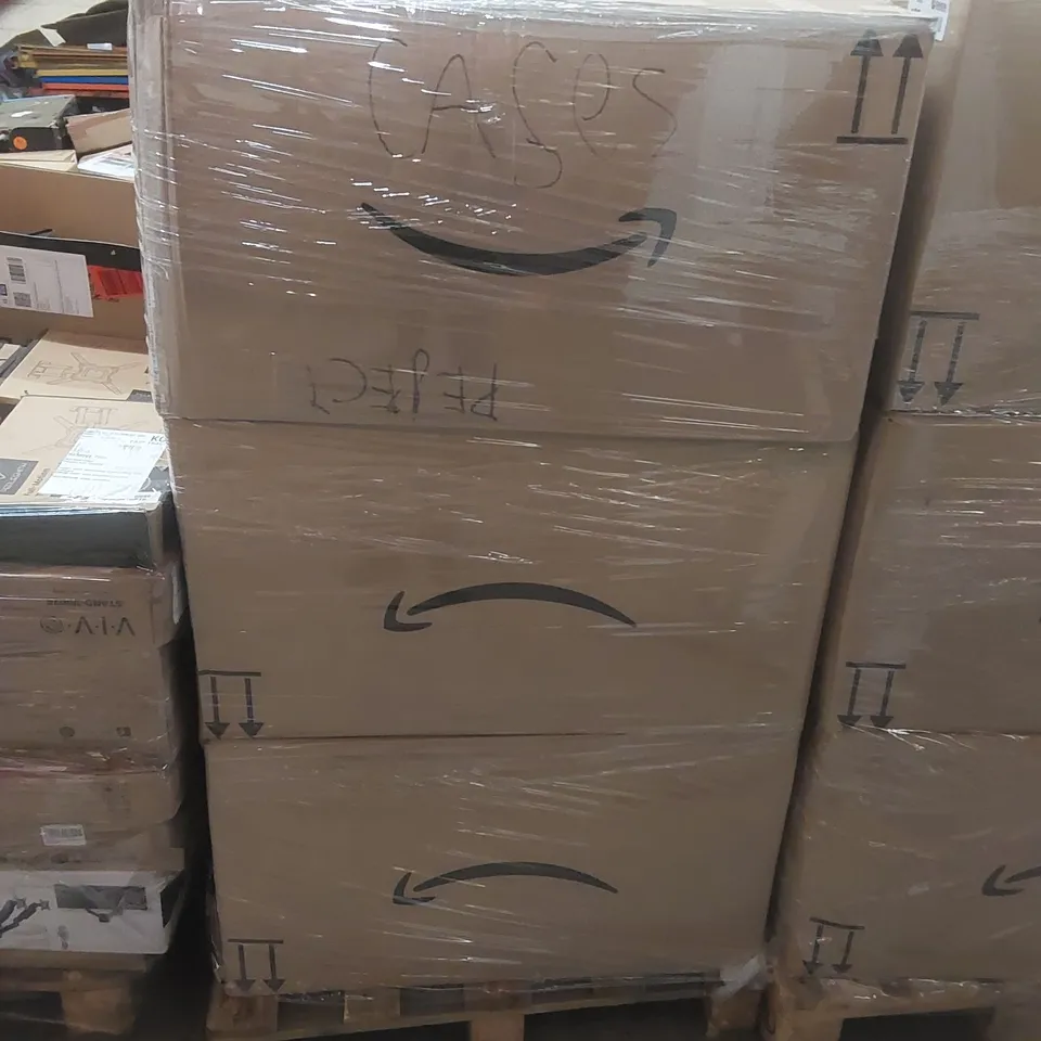 PALLET CONTAINING A VERY LARGE QUANTITY OF ASSORTED PHONE CASES/SCREEN PROTECTORS ECT