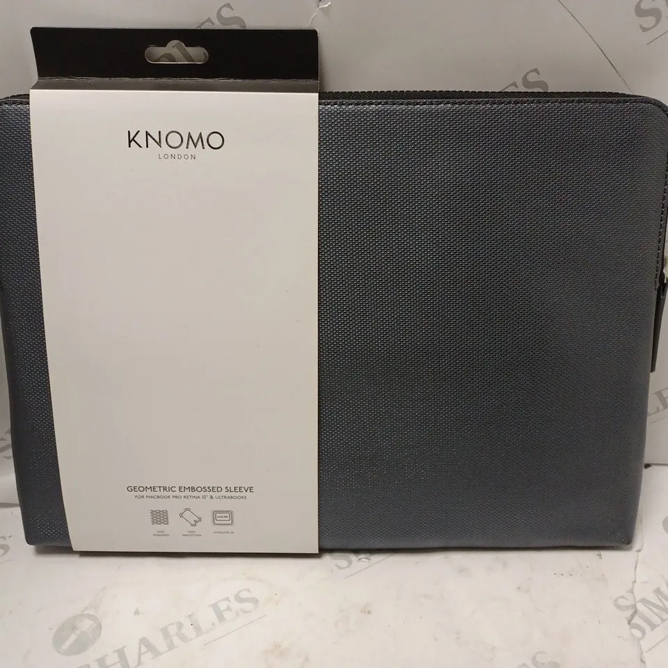 APPROXIMATELY 18 KNOMO LONDON GEOMETRIC EMBOSSED SLEEVE