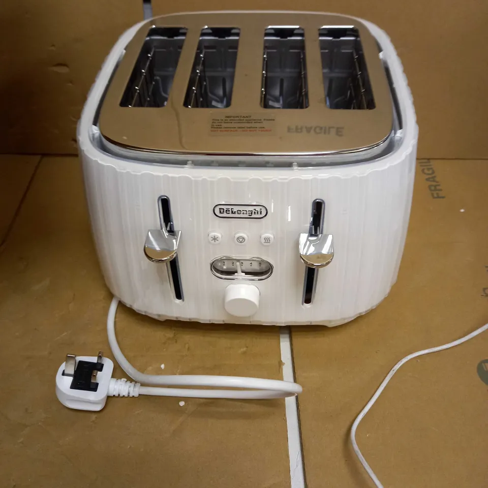 DELONGHI BALLERINA 4 SLICE TOASTER RRP £69.99