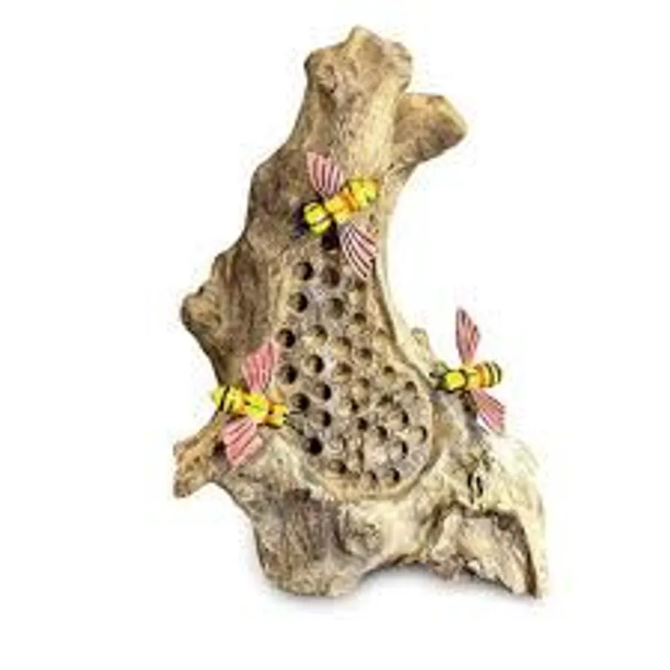 PACKAGED HOMESDIRECT365 BEE HOTEL SCULPTURE WITH 3 HAND PAINTED BEES