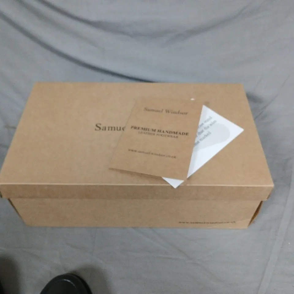 BOXED SAMUEL WINDSOR BLACK LEATHER PENNY LOAFERS – UK 9 (US 9.5)