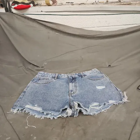 MOMOKROM RAW HEM DISTRESSED DENIM SHORTS, MID WASH – UK14 (EU42), WOMEN