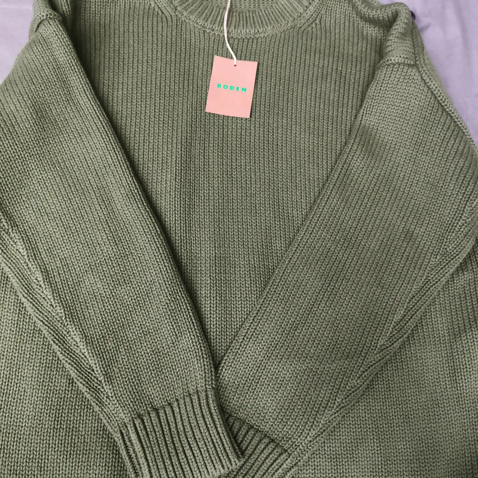 BODEN LONG SLEEVE JUMPER IN GREEN SIZE UNSPECIFIED