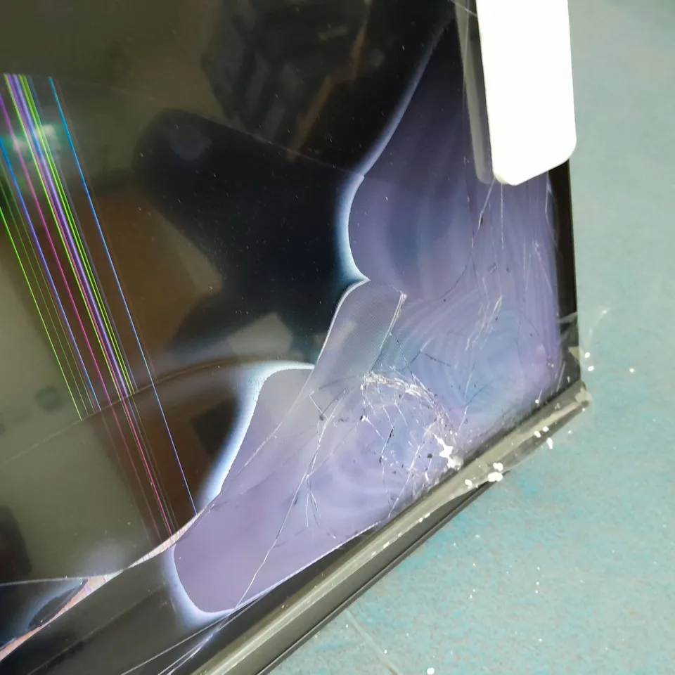 BOXED HISENSE 50" QLED TV - COLLECTION ONLY