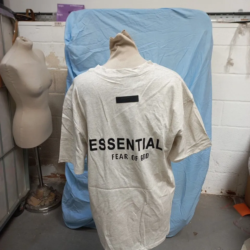 FEAR OF GOD ESSENTIALS T‑SHIRT, GREY – UK M (MEDIUM) – MADE IN VIETNAM
