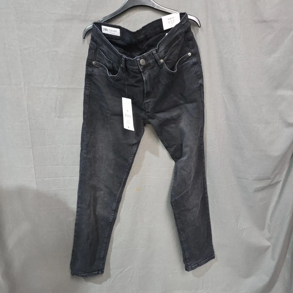 UK 32 ZARA SLIM FIT JEANS, BLACK DENIM (EU 42)