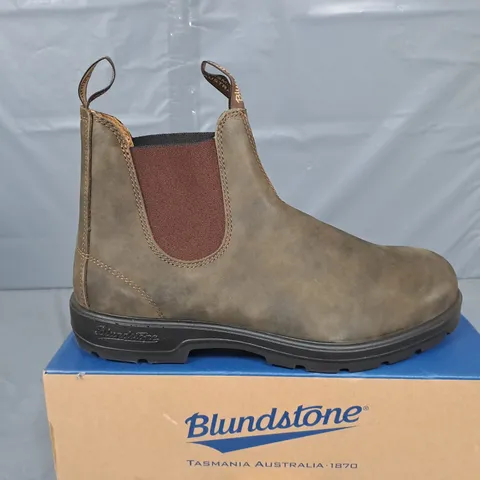 BOXED BLUNDSTONE ELASTIC SIDED BOOT LINED IN RUSTIC BROWN - SIZE 11