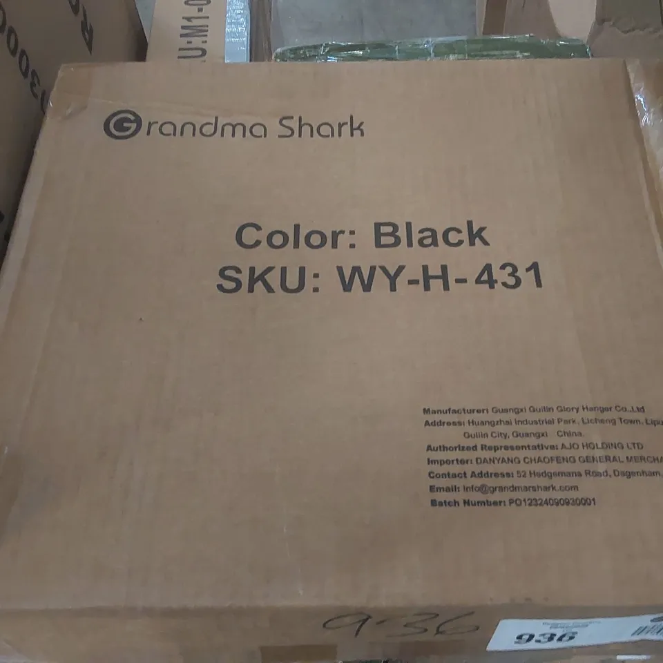 BOXED SET OF 10 GRANDMA SHARK CLOTHES HANGERS BLACK 