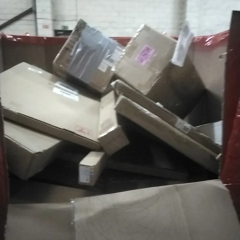 PALLET OF ASSORTED ITEMS TO INCLUDE; EXTRACTOR SET, BLOW UP FOOTBALL NET