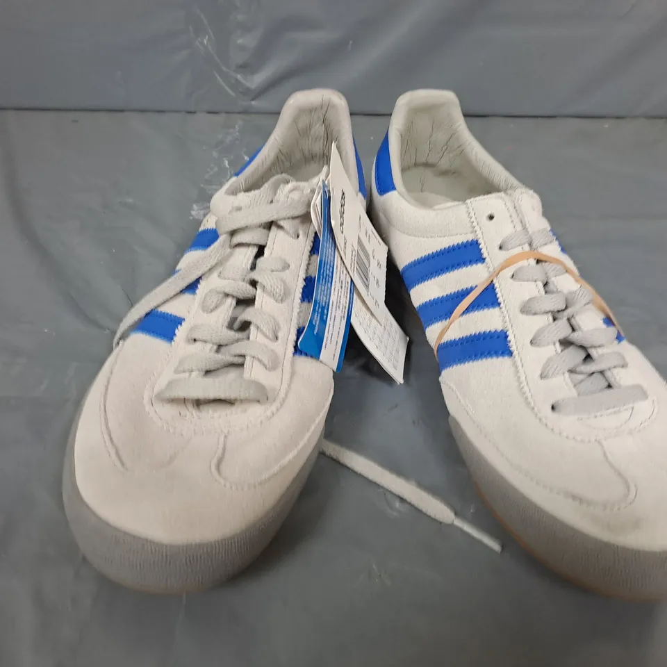 PAIR OF ADIDAS JEANS TRAINERS IN GREY - UK 7