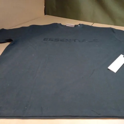 ESSENTIALS BLACK/LOGO T-SHIRT - MEDIUM