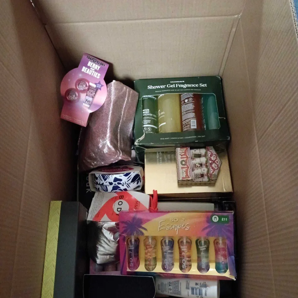 BOX OF APPROXIMATELY 15 ASSORTED COSMETIC ITEMS TO INCLUDE M & S BODY, VASELINE, SO...? ESCAPES ETC