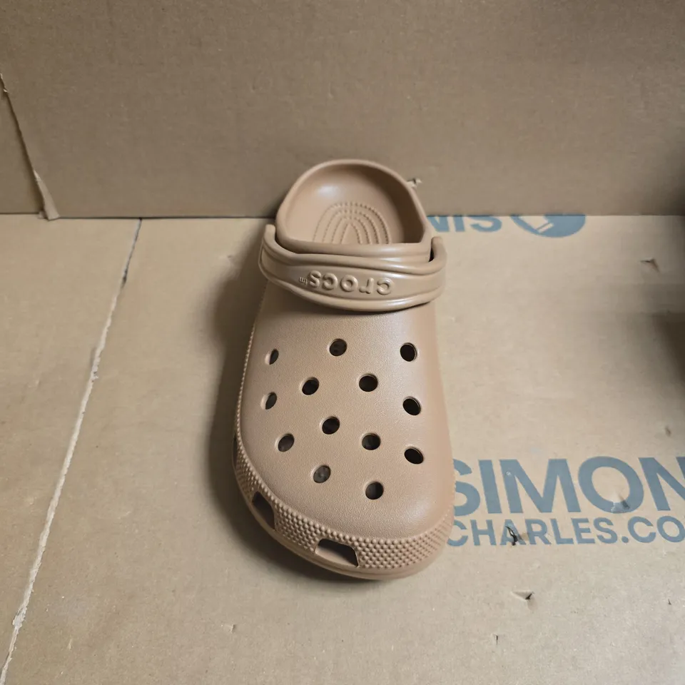 CROCS CLASSIC SANDALS – BEIGE - MENS 8/WOMENS 9