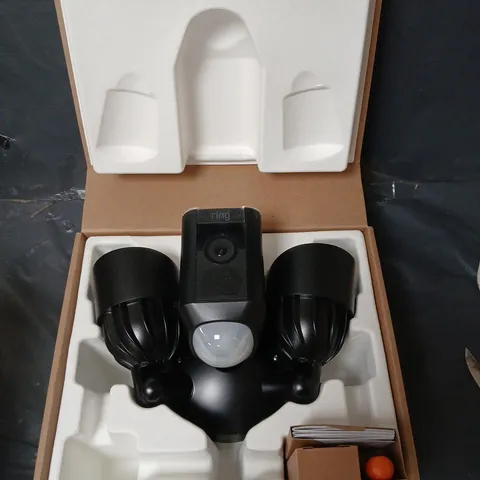 RING FLOODLIGHT CAM WIRED PLUS