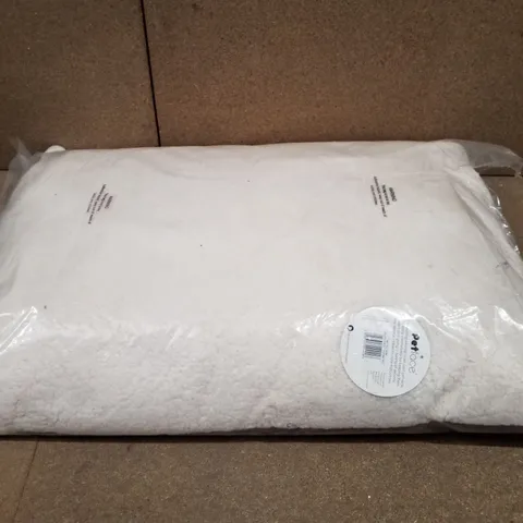 PETFACE COUNTRY CHECK SQUARE PET BED MATTRESS - MEDIUM 