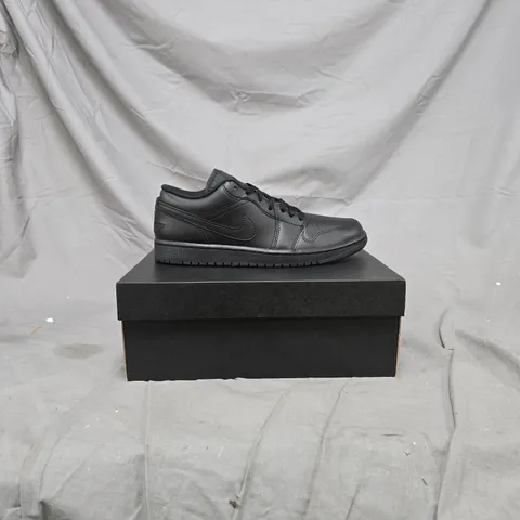 NIKE AIR FORCE 1 LOW BLACK SNEAKERS – MEN'S UK 8.5
