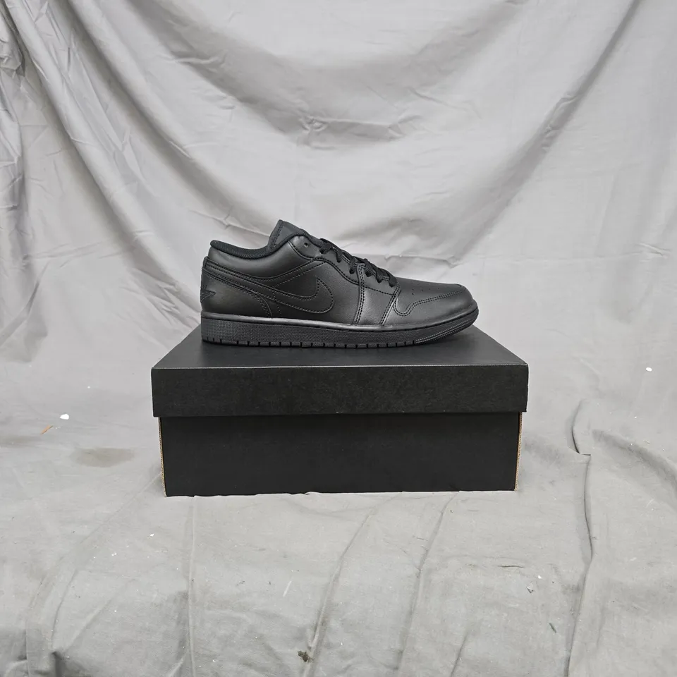 NIKE AIR FORCE 1 LOW BLACK SNEAKERS – MEN'S UK 8.5