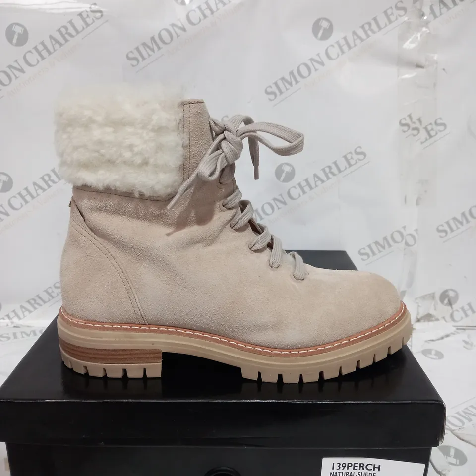 BOXED PAIR OF DUNE LONDON NATURAL SUEDE SIZE 6 LACEUP BOOTS