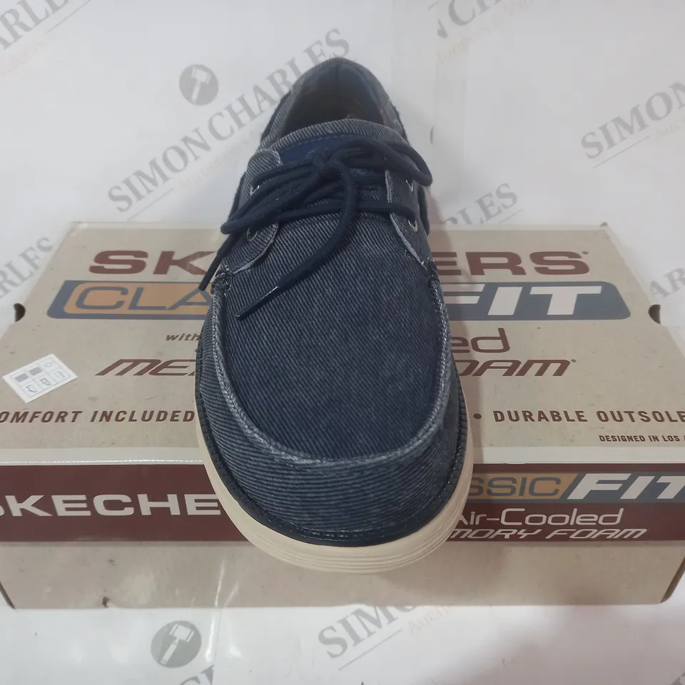 BOXED PAIR OF SKECHERS CLASSIC FIT LOAFERS IN DENIM UK SIZE 9.5