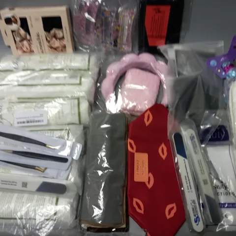 LOT OF ASSORTED HEALTH AND BEAUTY ITEMS TO INCLUDE COTTON PADS, HAIR CLIPS AND SCRUNCHIES AND FILES
