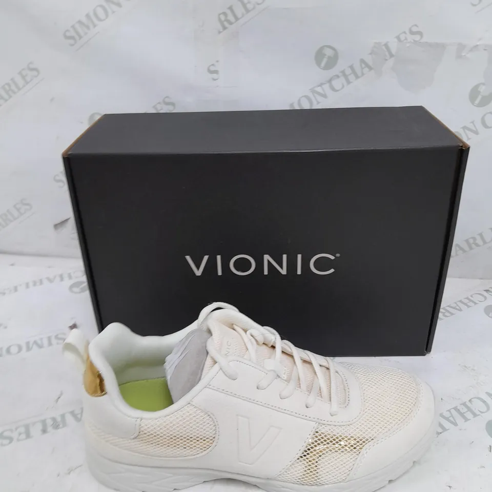 BOXED PAIR OF VIONIC CREAM MESH TRAINERS SIZE 7 