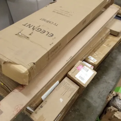 PALLET OF ASSORTED FURNITURE ITEMS TO INCLUDE TV-TABLE - COFFEE TABLE AND MORE  